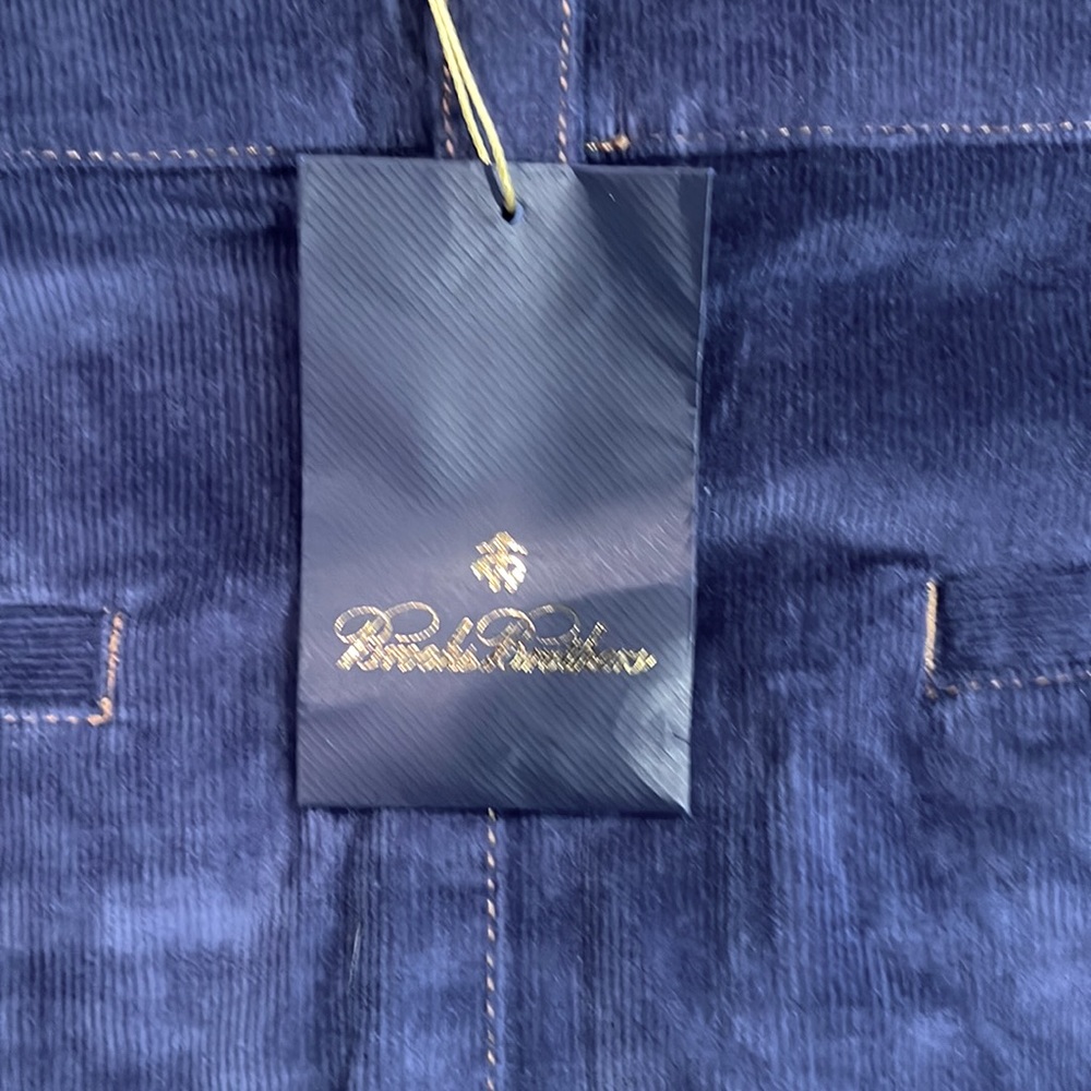 Brooks Brothers stretch corduroy skirt. Zip front and zip pockets. NWT & buttons